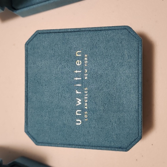 Unwritten Initial Necklace and Earring box set - Picture 5 of 6